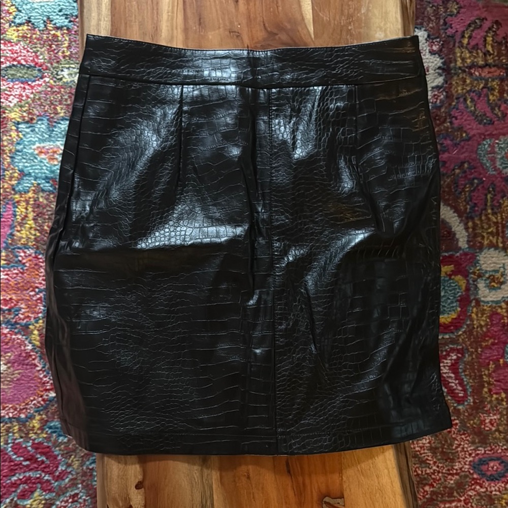 French Connection Black Mini Snakeskin Skirt